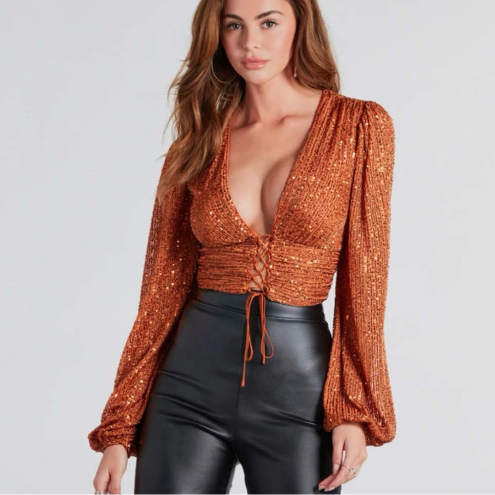 WINDSOR She's a Vision Crop Top Size Small Orange Sequin Lace-Up V-Neck
